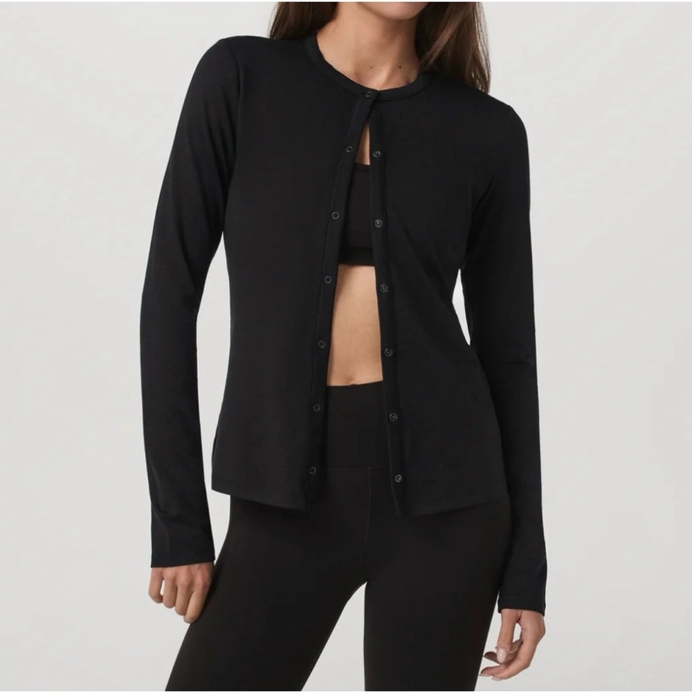 NWT Vuori Long Sleeve Halo Snap Cardigan